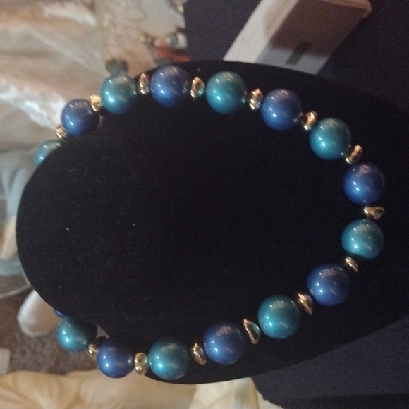 Avon Jewelry - Vintage necklace Persian style